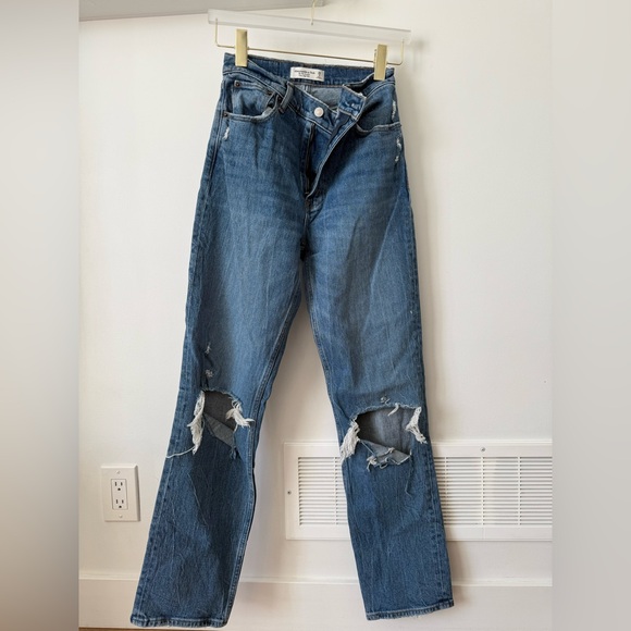 Abercrombie - Ultra High Rise 90s straight Jean - Picture 1 of 3